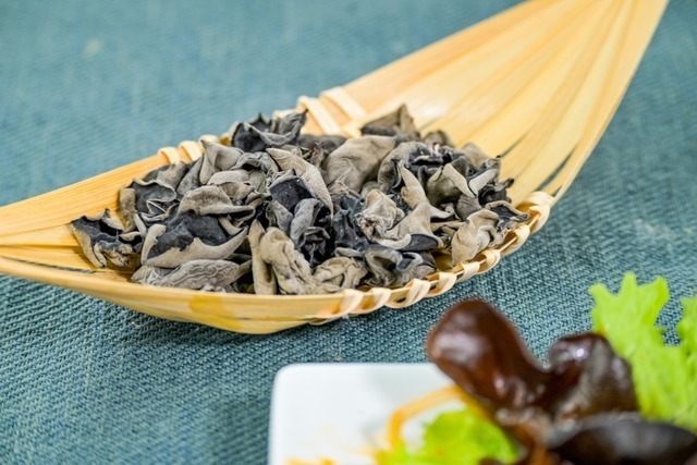 枇杷|越老越要吃得好中老年人营养均衡建议多吃这4种“软黄金”!