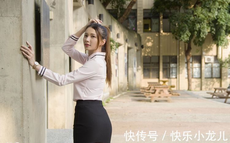 包臀裙 粉色衬衫配黑色包臀裙,充满职业范又不失优雅时尚,美丽动人