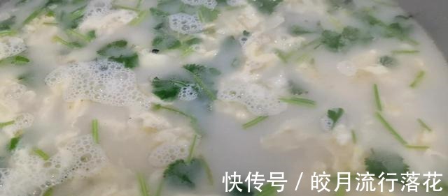野生鲫鱼汤这么烧,汤鲜色白没有刺,宝妈们快收藏好!