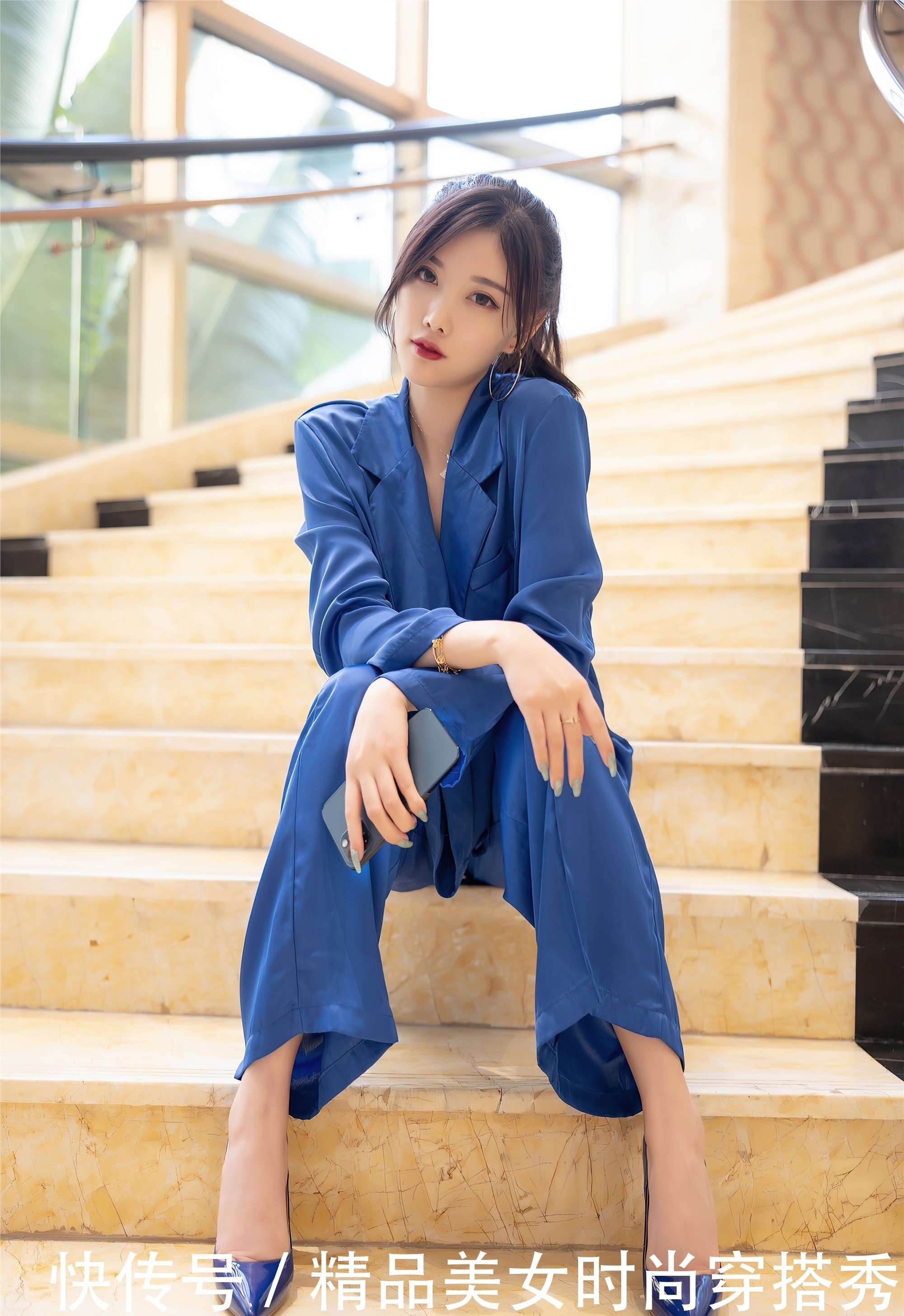 职场|职场穿搭不同色彩的套装,让你的职场生活增光添彩,绽放女性魅力