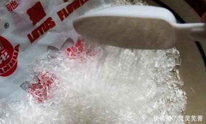 从前“爱吃味精”的国人,现在却基本都不吃味精了,这是为什么