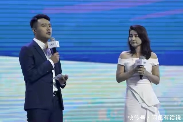 豪门媳妇|郭晶晶越来越富态,穿披风裙配小黑裤挺时髦,豪门媳妇也是洋气人