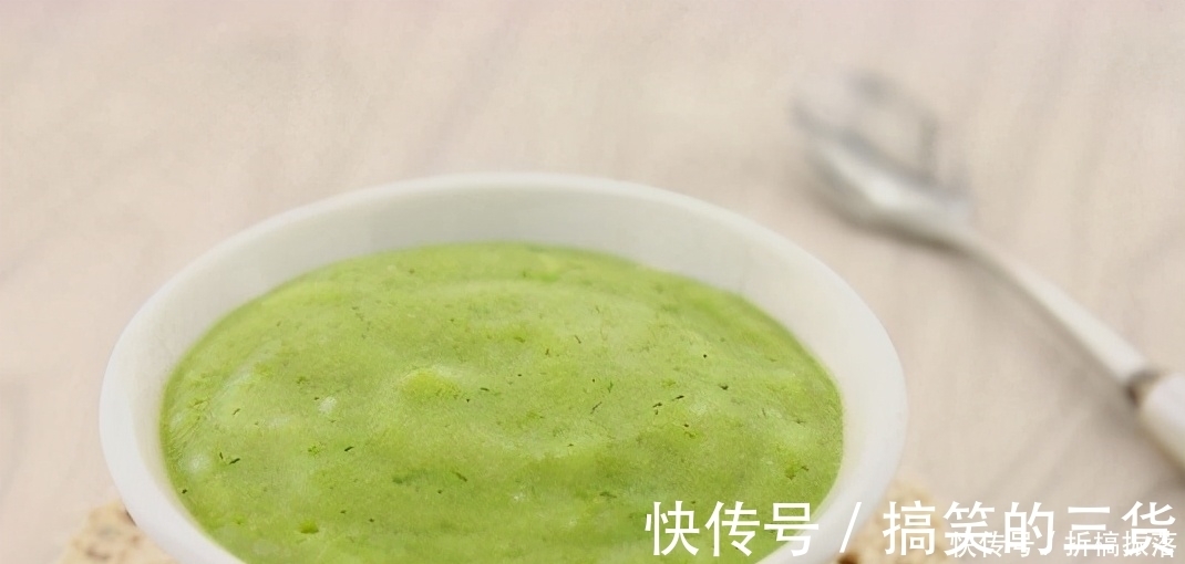 父母|宝宝第一颗牙齿出生晚，父母别急着补钙，三招帮娃顺利长牙