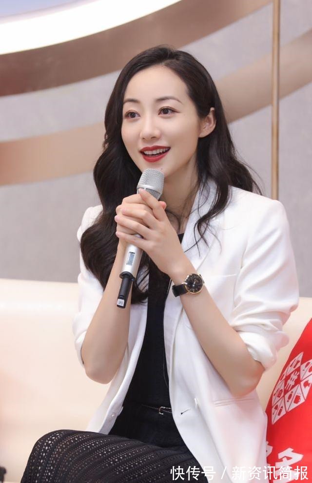 西服外套|“夹心饼干袜”如今火了,当37岁韩雪换上后,腿像漫画中走出来!