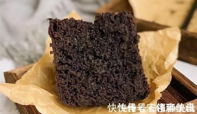 冬天,女人要多吃黑芝麻,简单一蒸暄软香甜,我隔两天就要吃一次