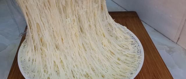 半斤红豆,1斤面粉,不用烤箱,教你做创意红豆包,比发糕还好吃