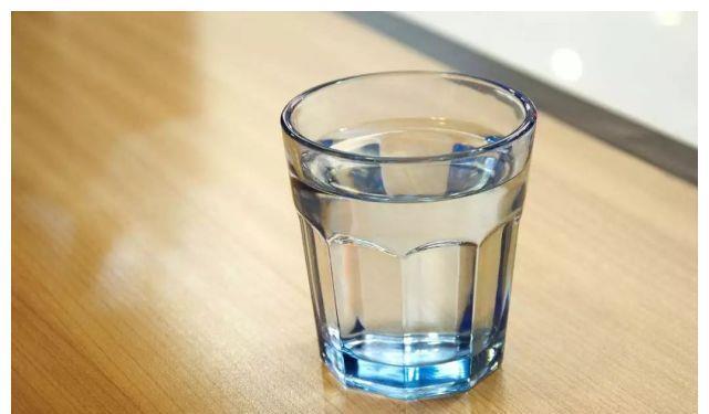 分泌|34岁宝妈因常吃一“零嘴”,每天产奶2斤,妇科医生:方法不错