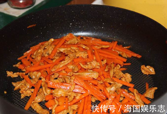 胃酸|胃部经常反酸常吃4种碱性食物，中和胃酸，养护肠胃，胃更好