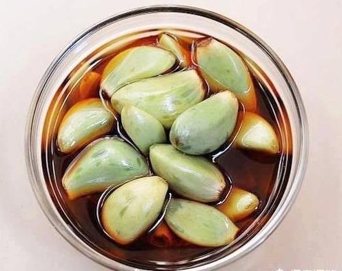 gt|醋泡大蒜,坚持喝一周,给身体带来3大变化,这3种人坚决不能吃