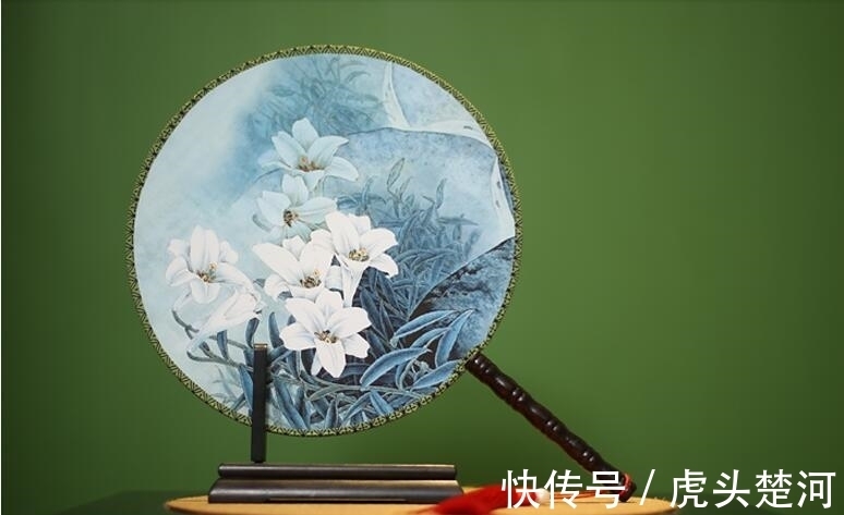 美人#6首团扇诗词!从盛夏到初秋,团扇美人都是一道风景线,明艳动人