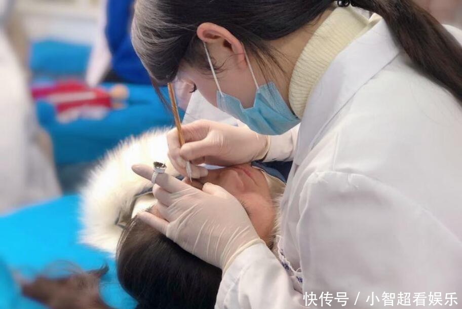 既然纹眉好处这么多,为何纹绣师自己却不弄?专业人士说漏了嘴
