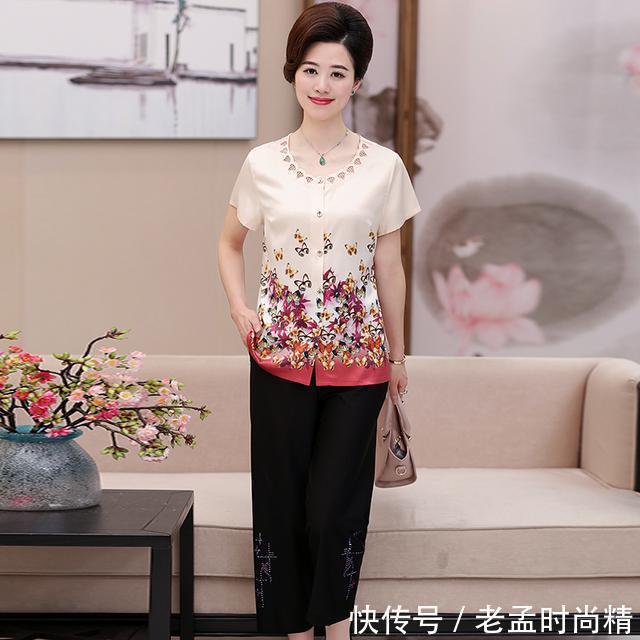阔腿裤 会穿的女人,到了40是不穿裙子的,她们一般会选择时髦的套装