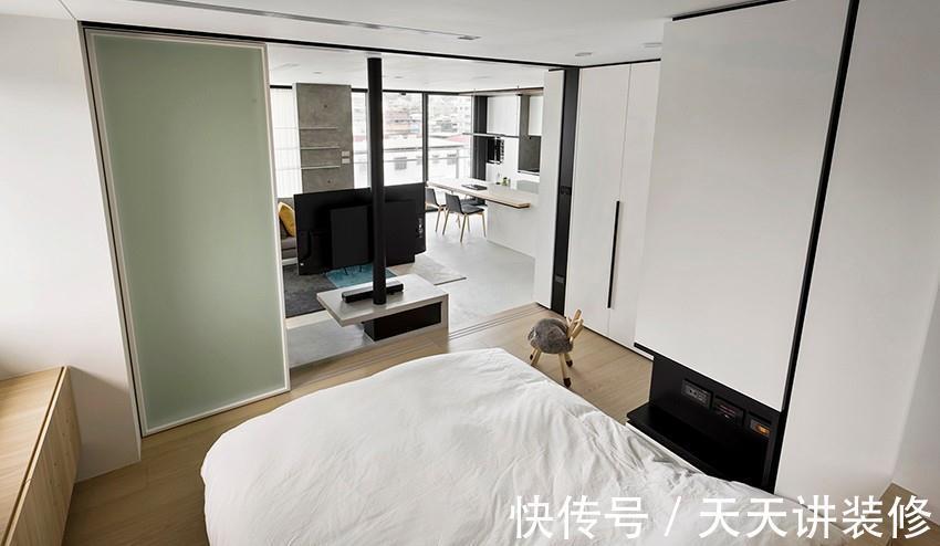 洞板|实不相瞒，我早看不上传统电视墙了，换个可旋转的矮墙，人见人夸