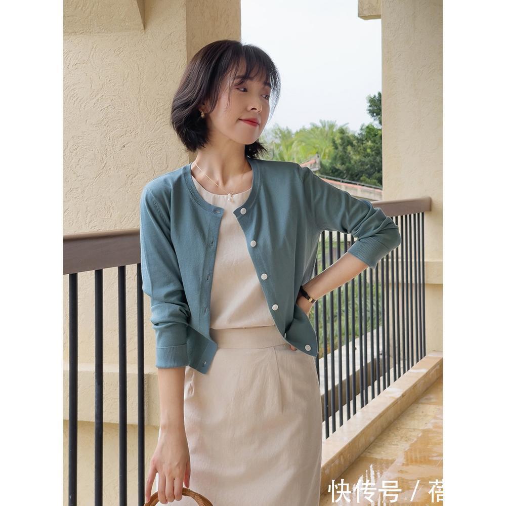 秋季|秋季穿“针织衫”最知性优雅,学会这4种搭配就OK,气质到骨子里