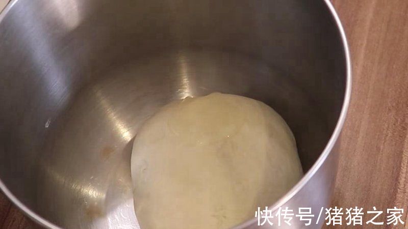 超硬核美食！满满的肉香，3分钟学会牛肉热狗，看着就想吃