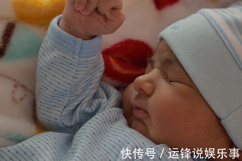 入睡|如何让宝宝睡整夜觉?妈妈试试这3种方法,让他一觉睡到大天亮