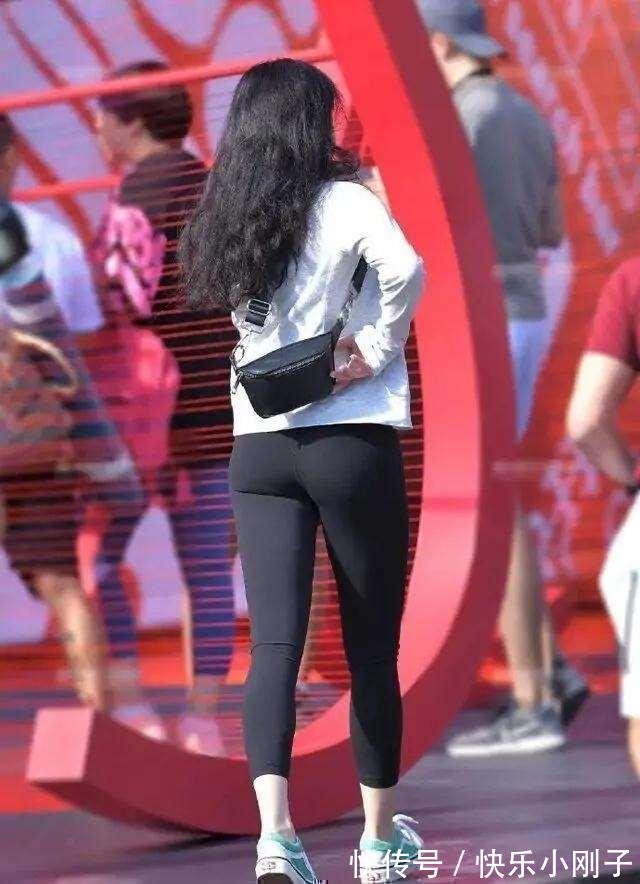 装扮 独具个性的打底裤装扮平添美丽气质,活力十足又减龄,简单搭配