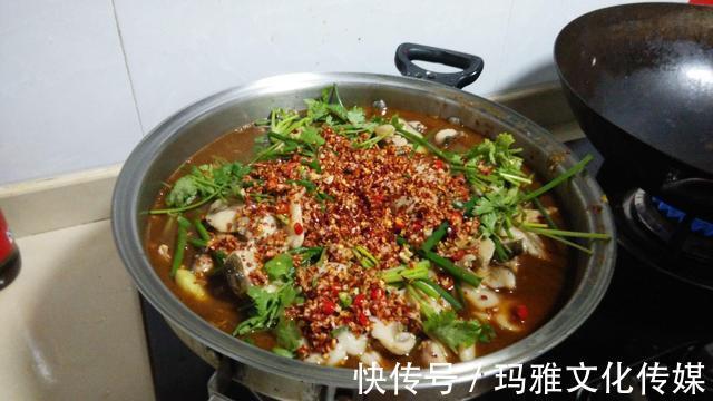 孩子爱吃鱼,随手简单一做,颜色鲜亮,营养丰富,吃着放心!