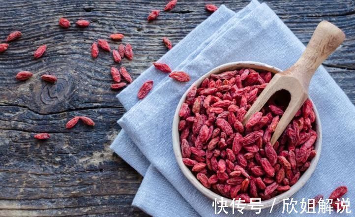 延缓衰老|每晚睡觉前吃“5粒”枸杞,坚持20天,“3大”好处不请自来!