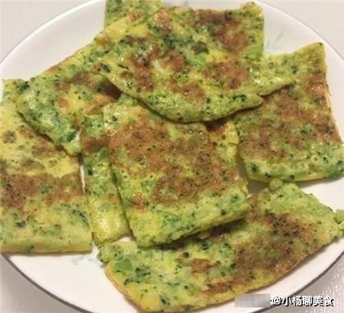 早餐饼|西兰花还炒着吃？加工成早餐，家人更爱吃，3分钟出锅，懒人最爱