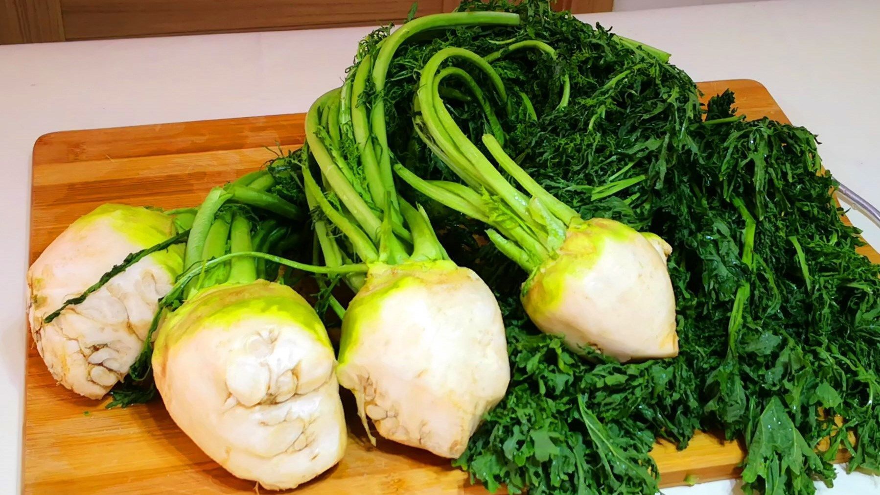 腌芥菜,最忌直接加盐腌,老妈用了30年的秘方,香味浓郁不易坏