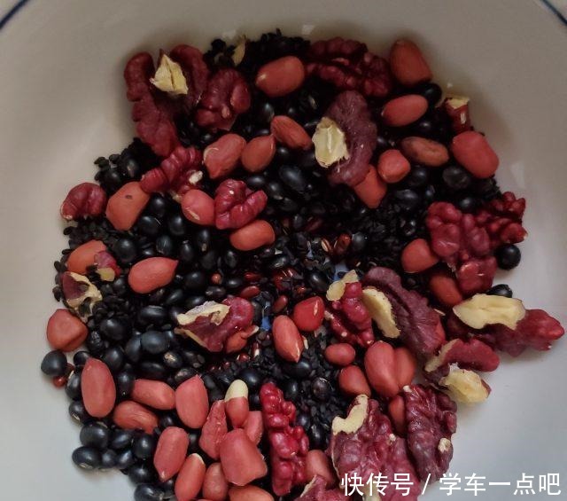 三黑养发米糊,营养丰富,顺滑好喝!