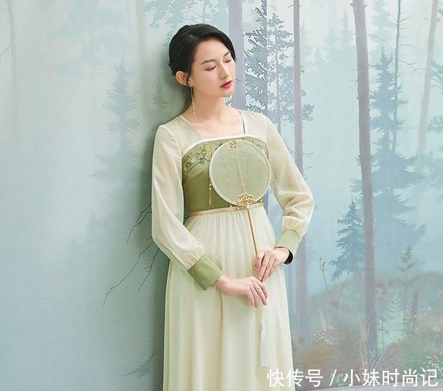 最近火了一种裙子叫“民国裙”, 带着中式的典雅与现代的时髦风尚