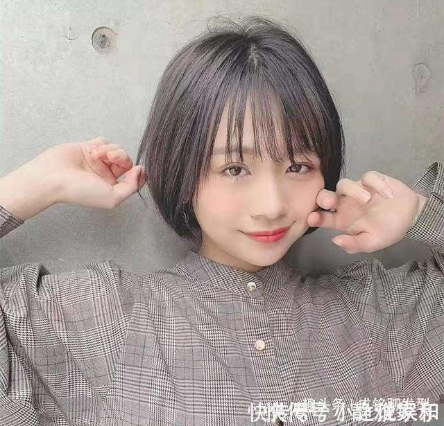 发际线 圆脸女生剪短发要记住这三点,按这八款发型设计,减龄瘦脸更时尚