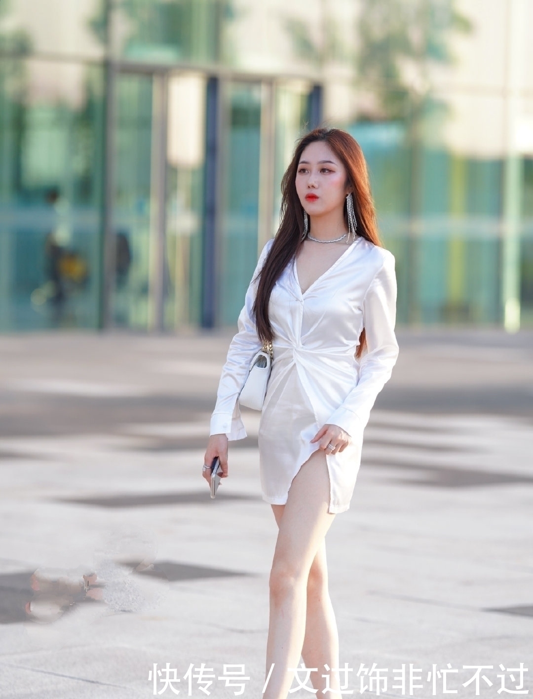 白领丽人|丝滑的衬衣短裙，白领丽人最喜欢的穿搭，体现出了时尚不俗的气质