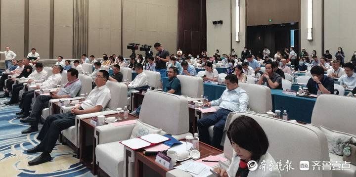 医药|首届中国医药财富大会在青举办，11家医药头部企业现场路演