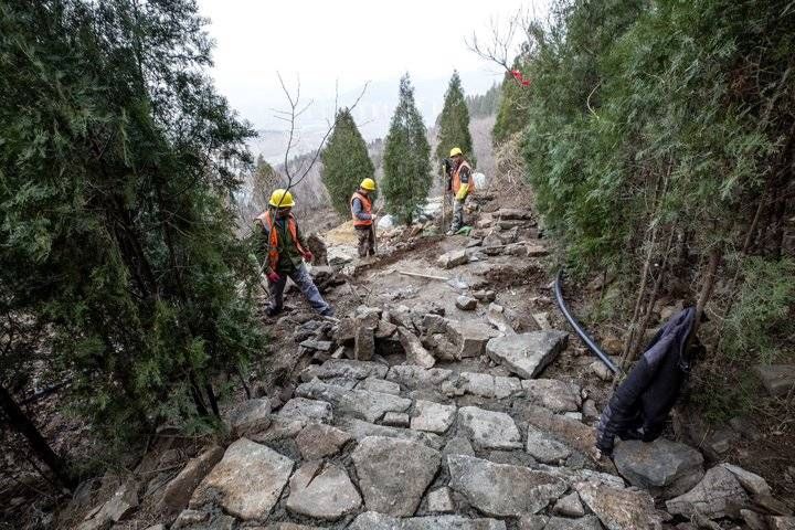 路修|龙洞景区上山的路修通了