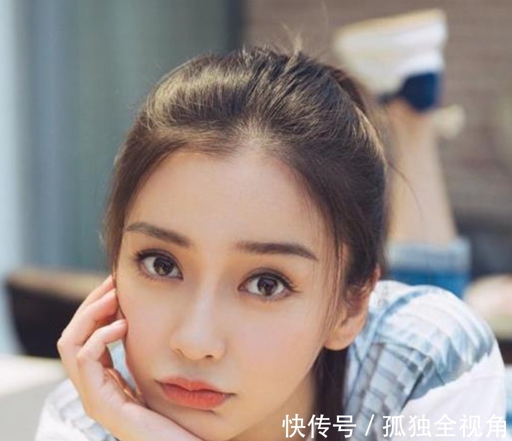 杨颖早期的演技,虽然有争议,还是比较自然的