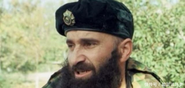 百姓|罪恶滔天的巴萨耶夫,沾满无辜百姓鲜血的刽子手,最终被天降正义