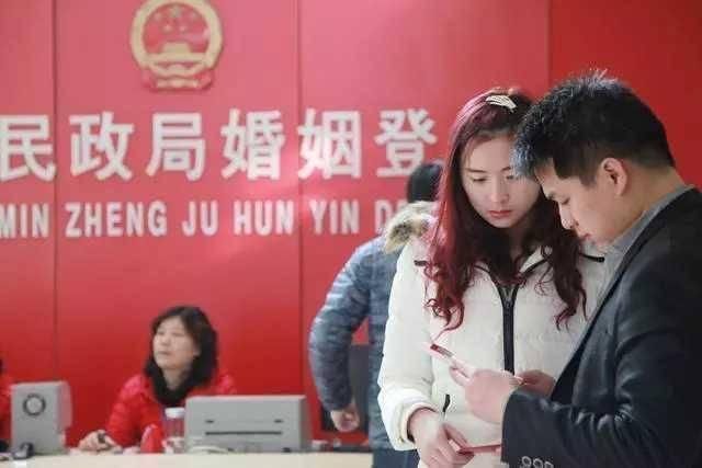 父母|离婚后，房产证上写了名字也分不到房注意以下3种房产不分割