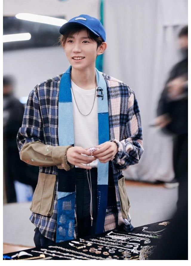 學(xué)員們|王源《明日創(chuàng)作計(jì)劃》鼓勵(lì)式安慰學(xué)員 用漢堡舉例引熱議