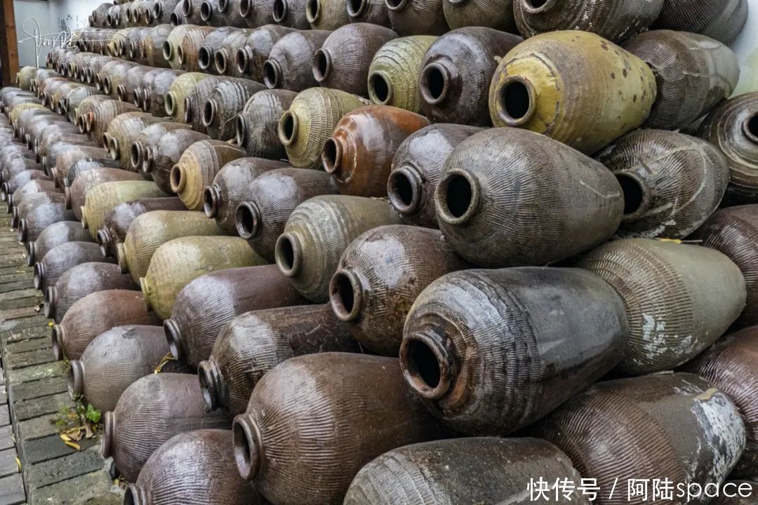 绮园|在绮园商业街旁边,有个院子专门用来酿酱油,还是海盐的老字号