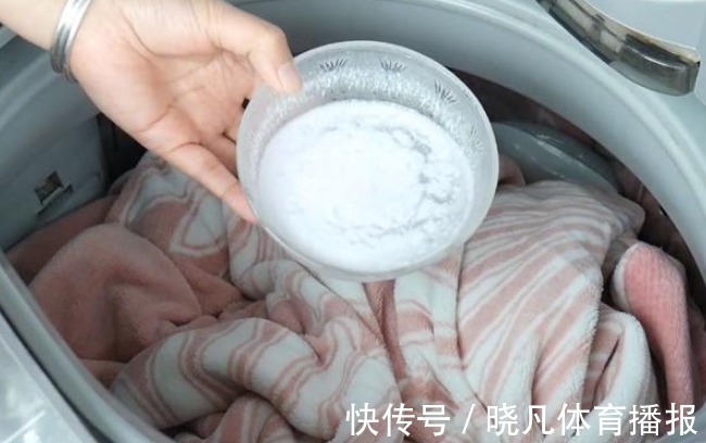 洗床单时水里倒一碗“它”，不管床单多脏多旧，洗完立马干净如新