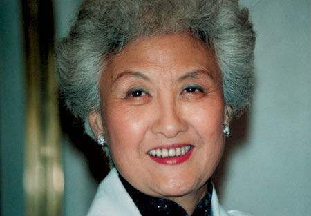 红线女!一生嫁了四次,她养了7个孩子,如今94岁,却无人陪伴,独自生活