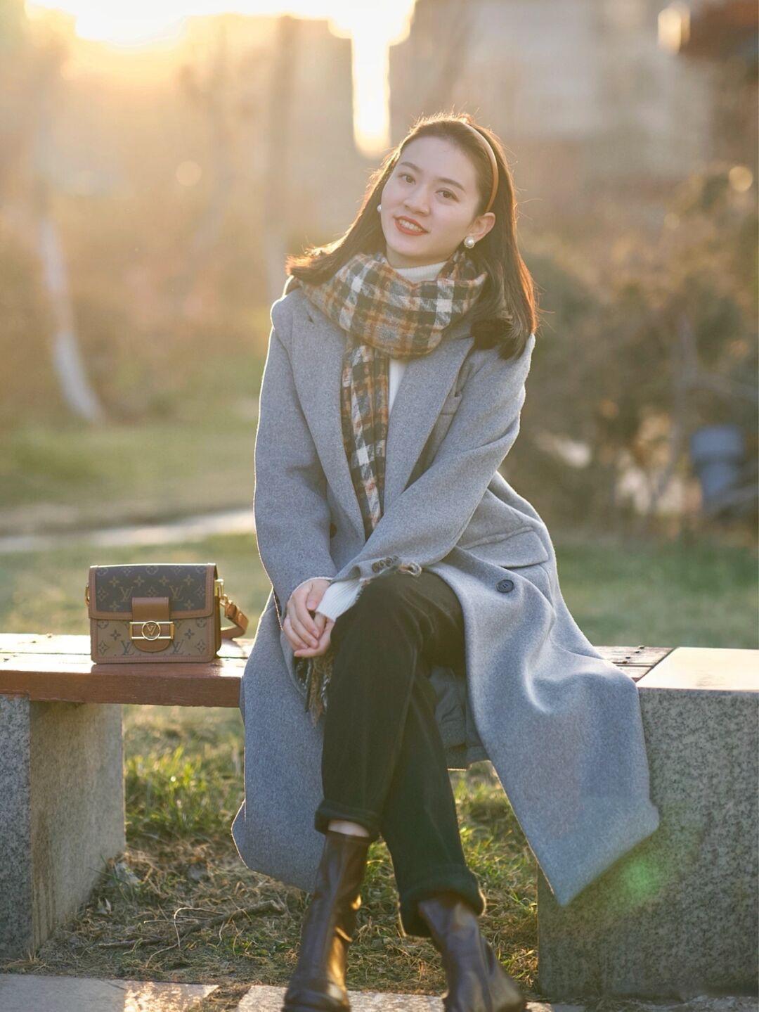 百搭 “大衣”才是冬季搭配的王者单品，保暖舒适又百搭，美得高级