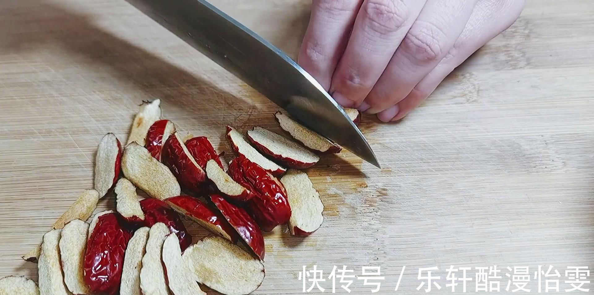 女人气虚体弱多喝这道汤，一周两次，脸色红润也干净