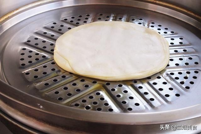 年夜饭加道菜，“四喜福袋”端上桌，寓意八方来福，财源滚滚