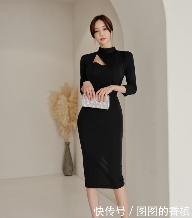 墨染丝滑挂脖七分袖连衣裙，展现优雅身姿