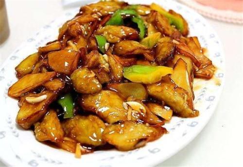 茄子|做地三鲜有诀窍，不要直接入锅炒，多加一步骤，茄子出锅不发黑！