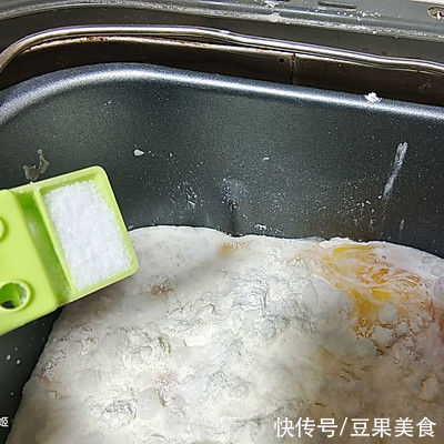 想要吃得健康，还是得吃法式蒜香小餐包