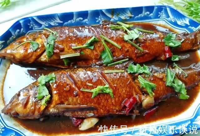 教你一道东北做鱼的方法,鱼不用煎也不用炸,酱香味浓还下饭