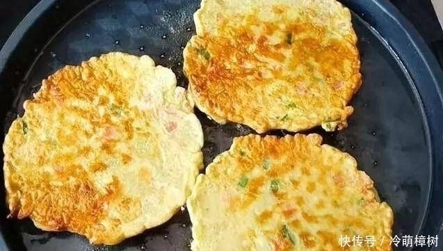 2个鸡蛋2个茄子,10分钟让早餐饼变得又软又壮