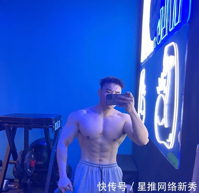 身高|身高不够肌肉来凑,擅长力量训练,拥有高耸入云的迷人斜方肌!