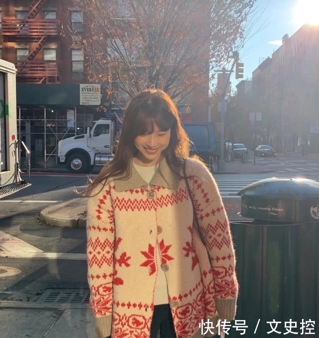 在家就别穿睡衣了,“奶奶衫”就算宅一周都很精致,还巨显瘦