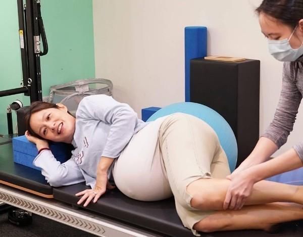 谢怡芬|41岁主持人水中生二胎,不打无痛自己接生,水中分娩不妨了解下