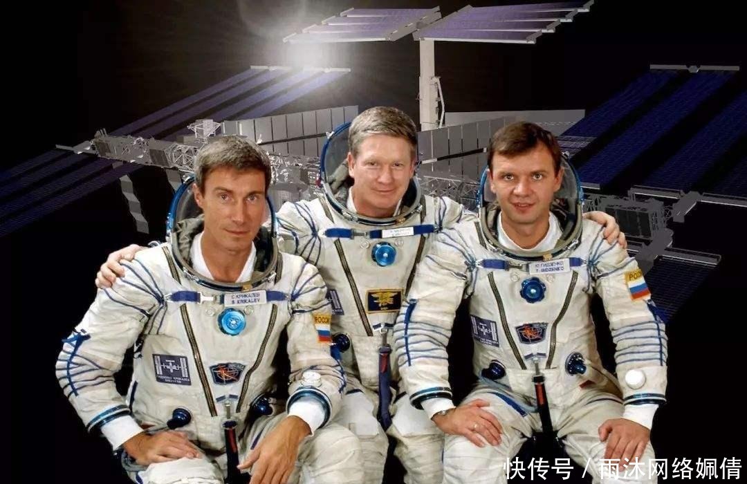 這名宇航員剛上天,國家就四分五裂,想要回來被告知:我們沒錢了